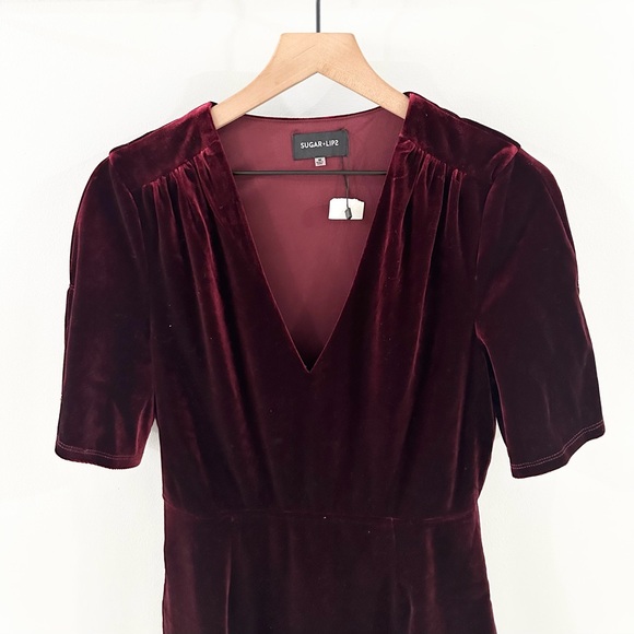 NWT Sugar Lips Faux Wrap Split Sleeve Velvet Dress Burgundy Size Medium - Picture 4 of 7